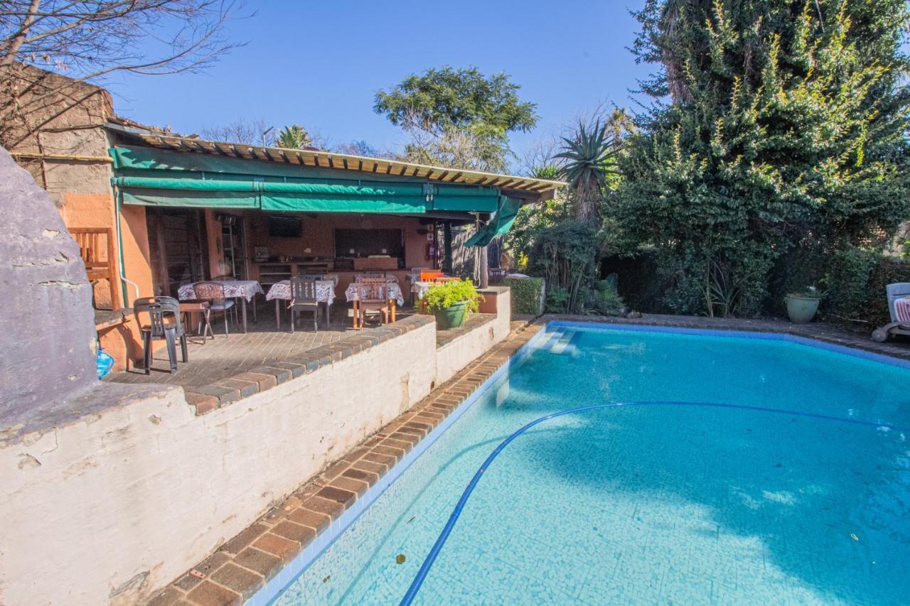 Charlie'S Spot - The Gardens Hotel Johannesburg Bagian luar foto