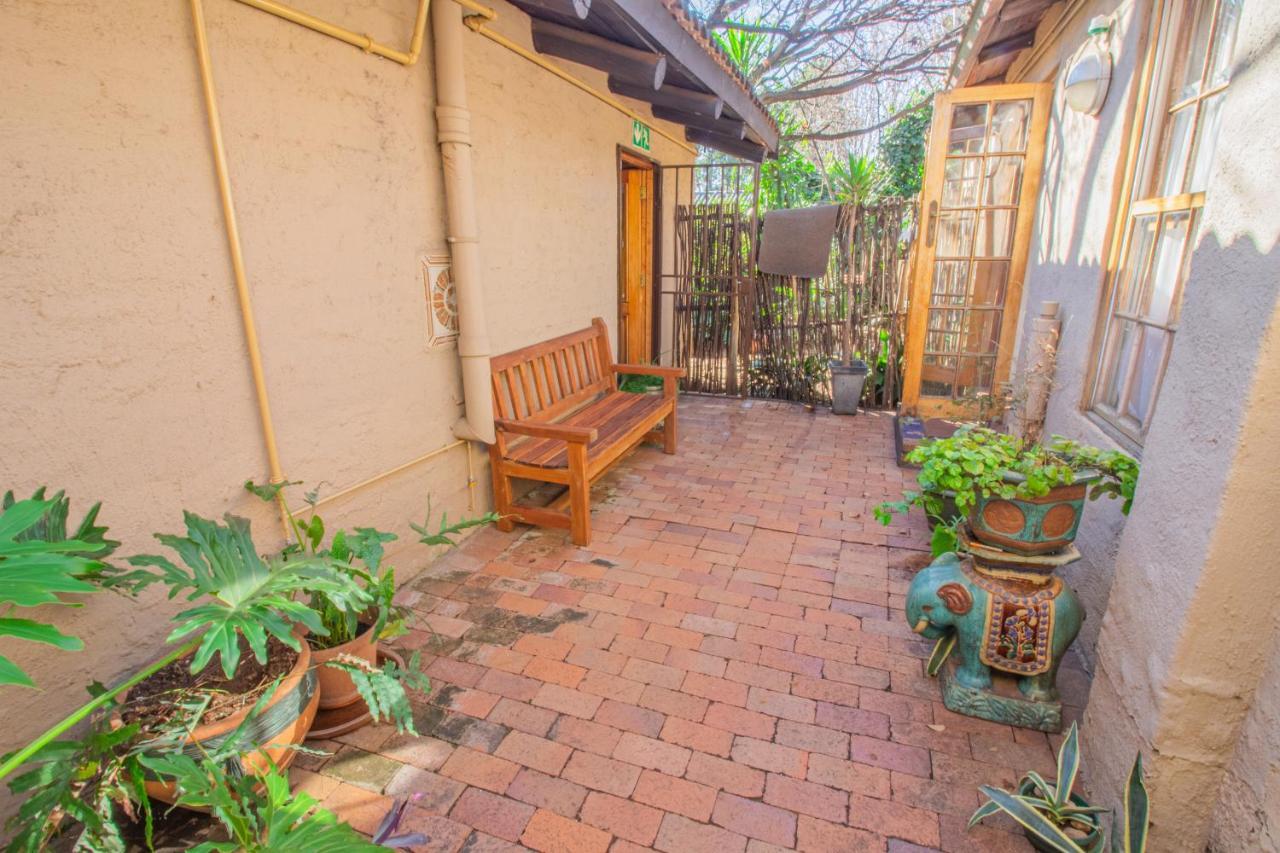 Charlie'S Spot - The Gardens Hotel Johannesburg Bagian luar foto