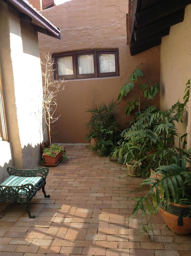 Charlie'S Spot - The Gardens Hotel Johannesburg Bagian luar foto