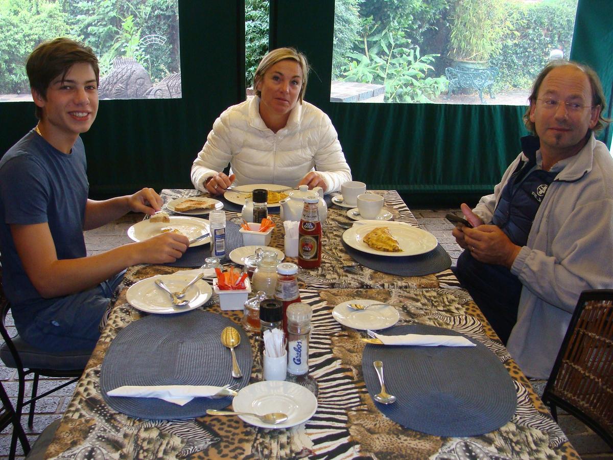Charlie'S Spot - The Gardens Hotel Johannesburg Bagian luar foto